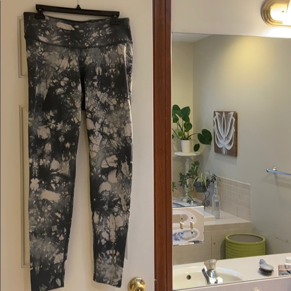 Brand New Mona B tie dyed yoga leggings Large